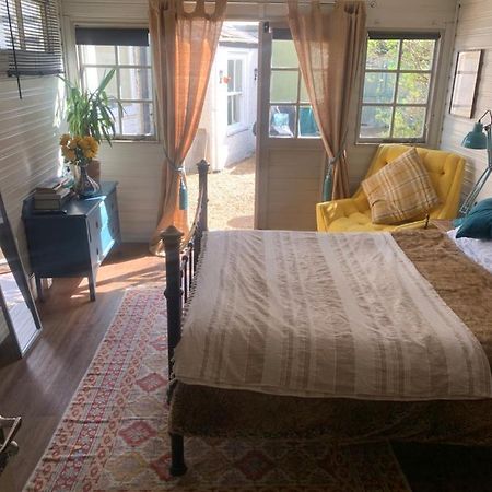 Отель The Cabin Spixworth Экстерьер фото