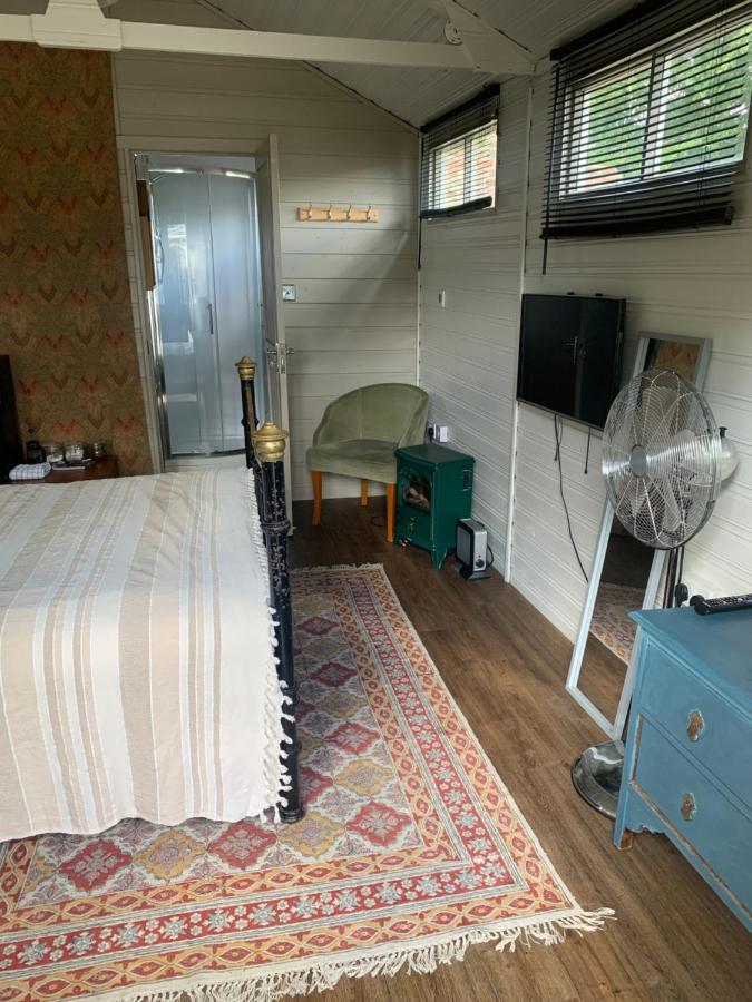 Отель The Cabin Spixworth Экстерьер фото